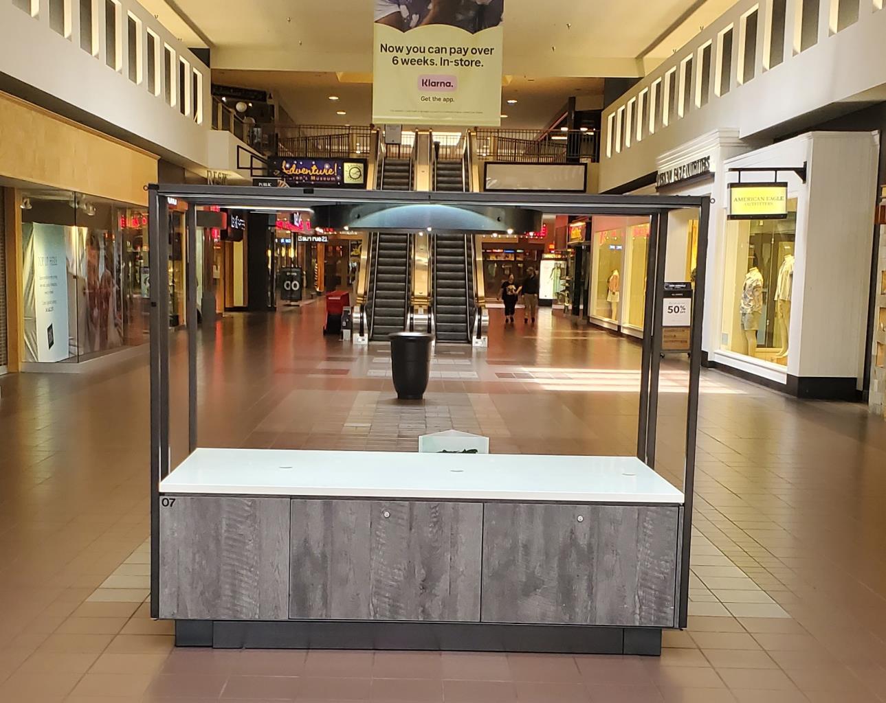 Vans valley deals river center